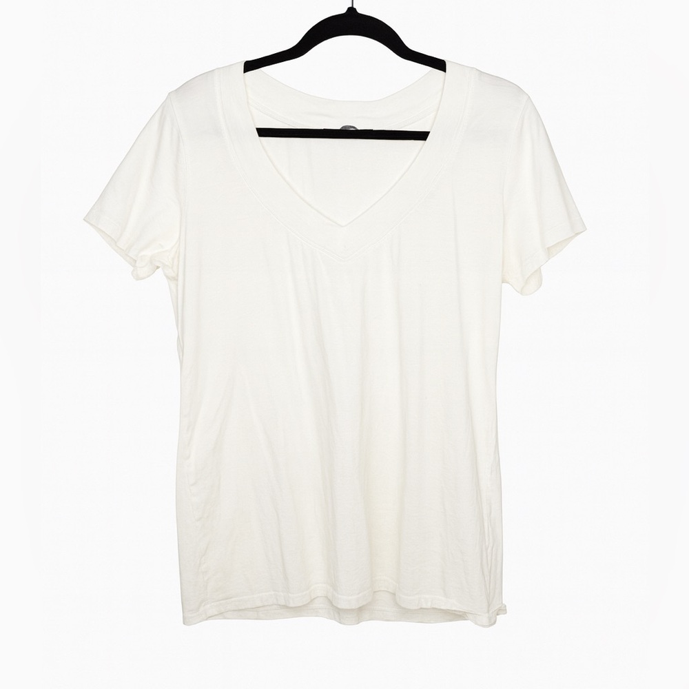 Ambiance White V-Neck Short Sleeve T-Shirt Women’s 2X